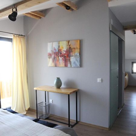 Villa Swiss Sacele Bagian luar foto