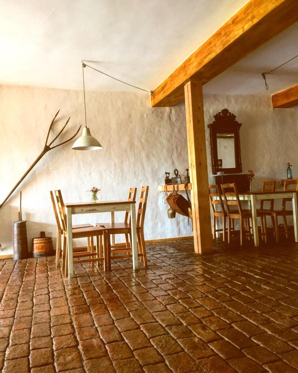 Villa Swiss Sacele Bagian luar foto