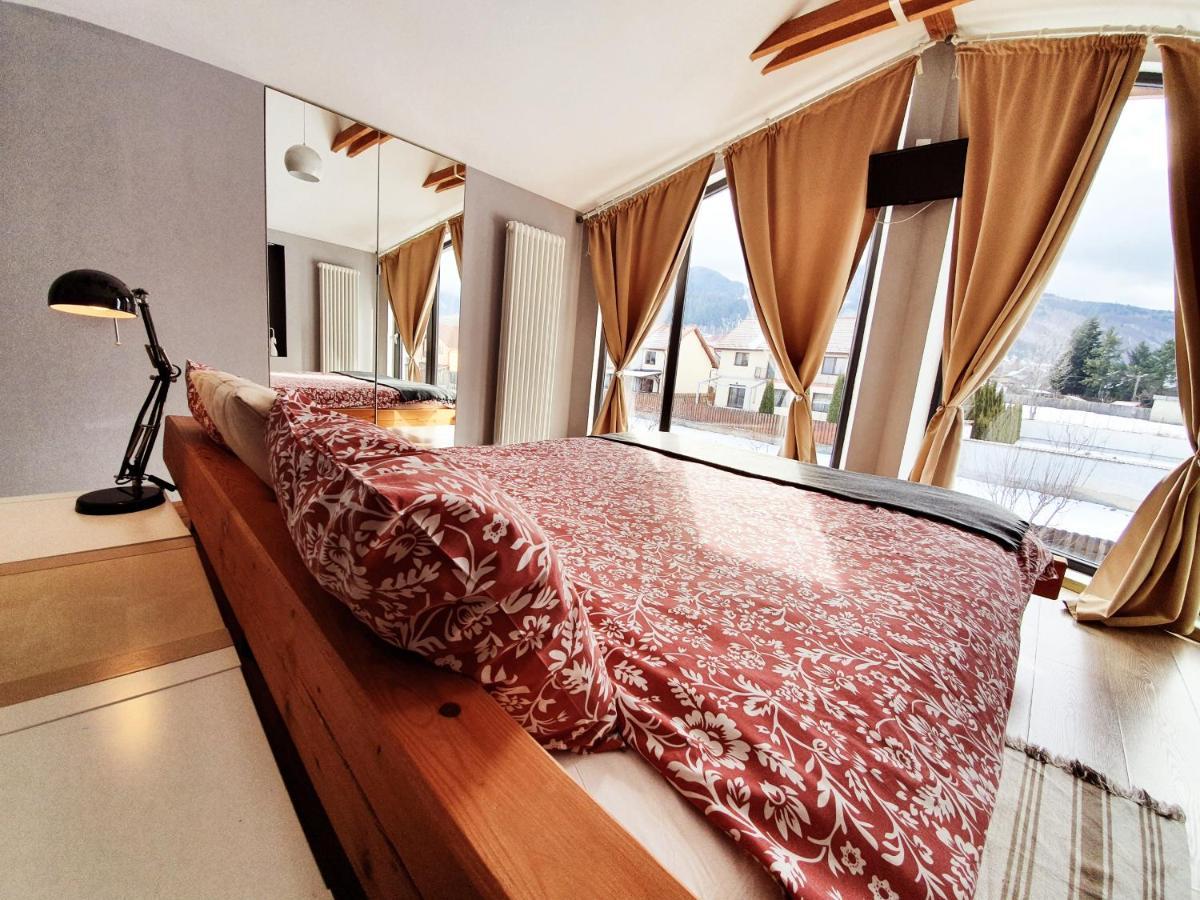 Villa Swiss Sacele Bagian luar foto